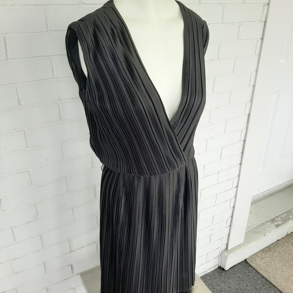 🖤Pleated Dress🖤 - Picture 1 of 12